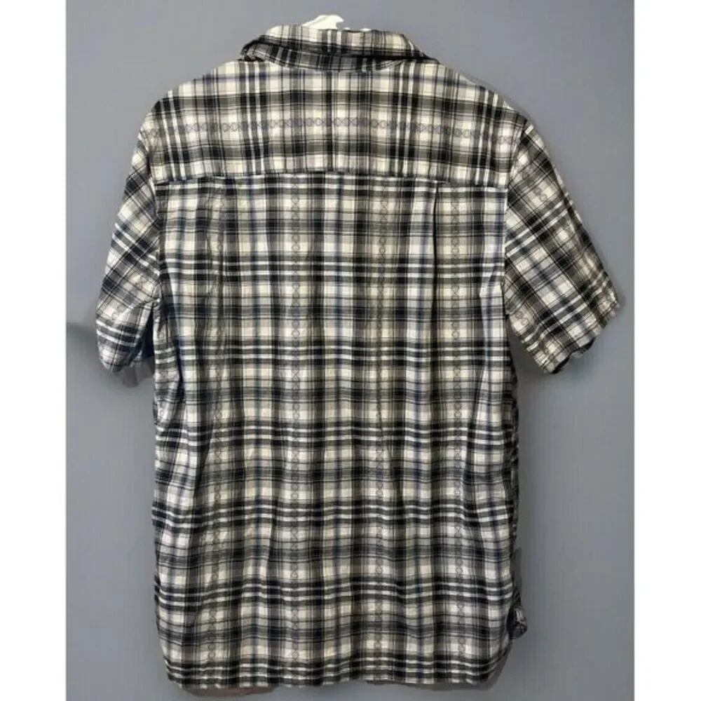 Merrell Men's Short‎ Sleeve Button Casual Shirt  Size Medium Great Design